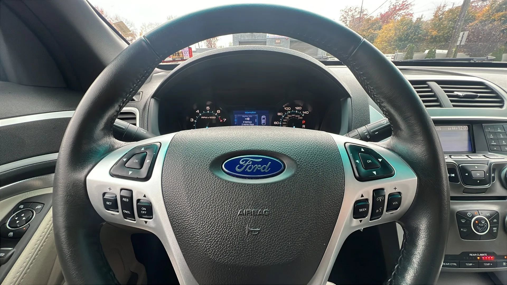 Used 2014 Ford Explorer XLT image 15