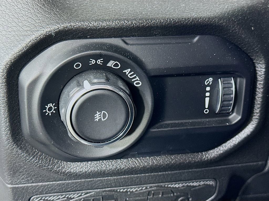 Used 2024 Jeep Wrangler Unlimited Sport AWD/4WD image 21
