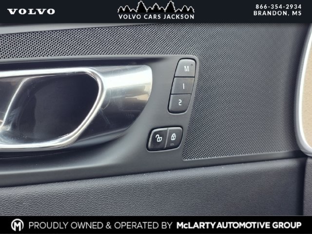 New 2026 Volvo XC60 B5 Plus w/ Protection Package Premier AWD/4WD image 14