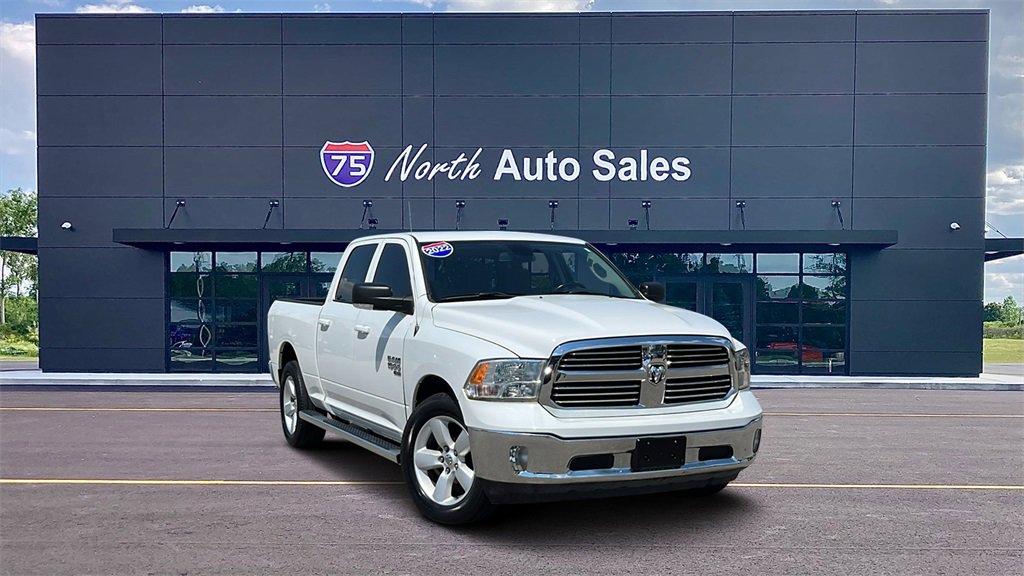 Used 2022 RAM 1500 Classic SLT w/ SLT Plus D￩cor Group image 1