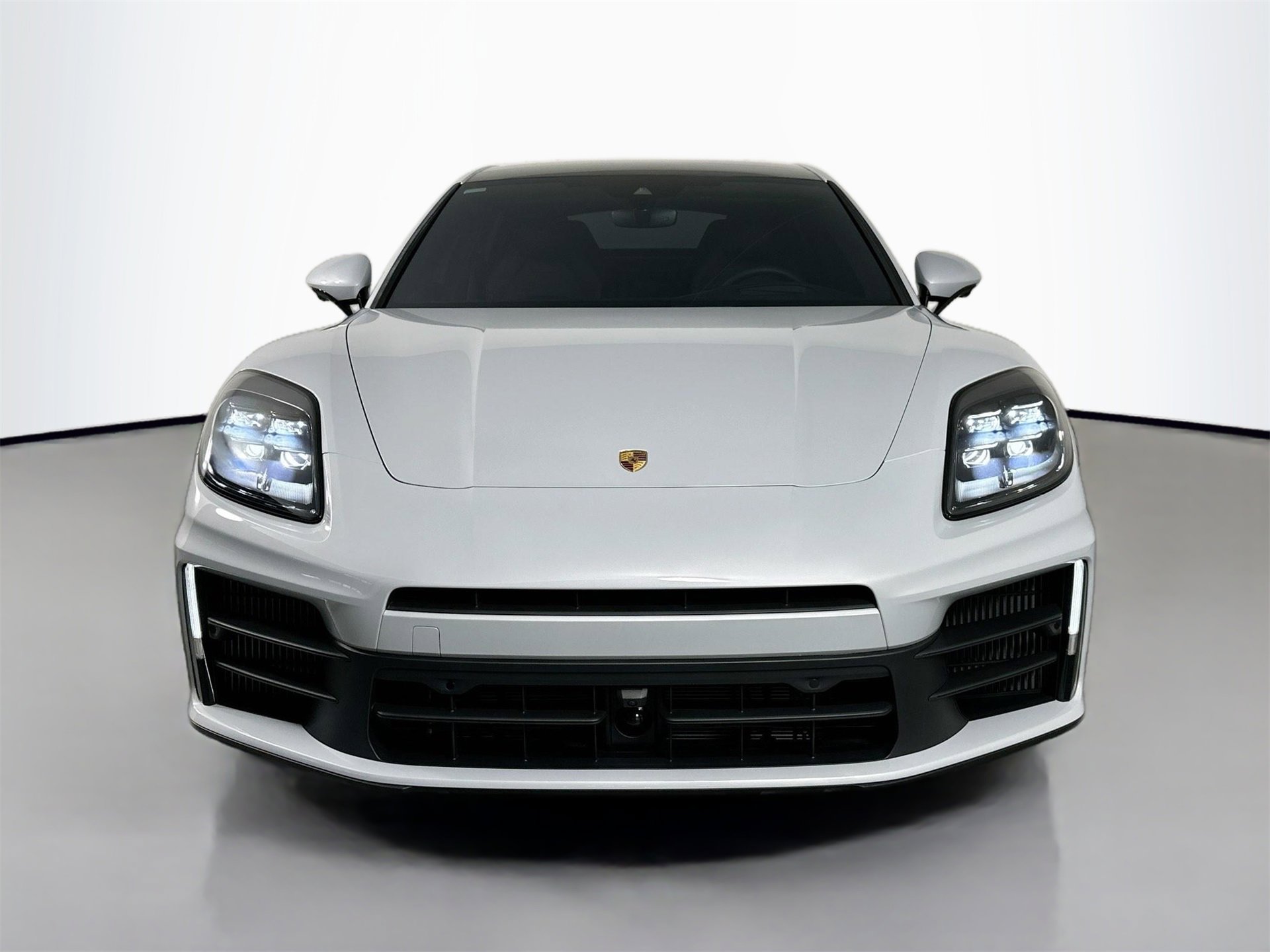 Certified 2025 Porsche Panamera image 10