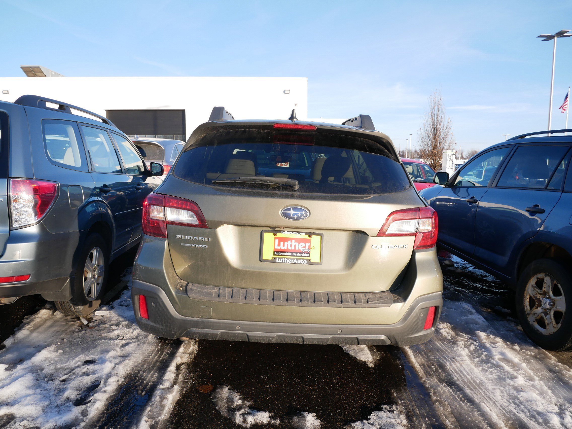 Used 2018 Subaru Outback 2.5i Limited image 4