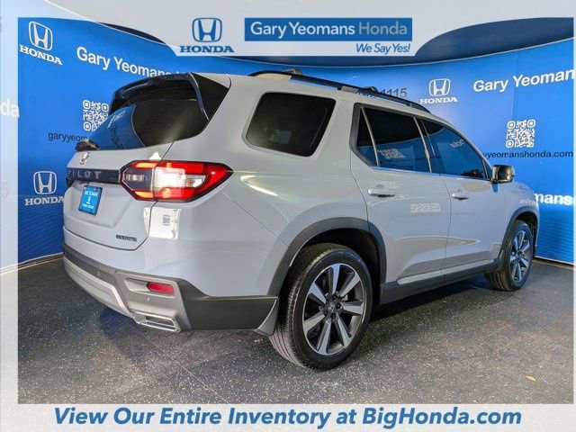 Used 2024 Honda Pilot Touring image 10