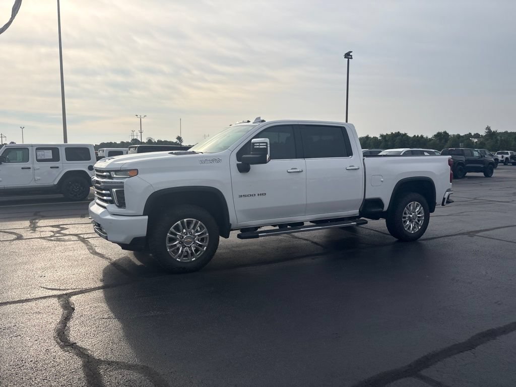 Used 2023 Chevrolet Silverado 3500 High Country AWD/4WD image 3