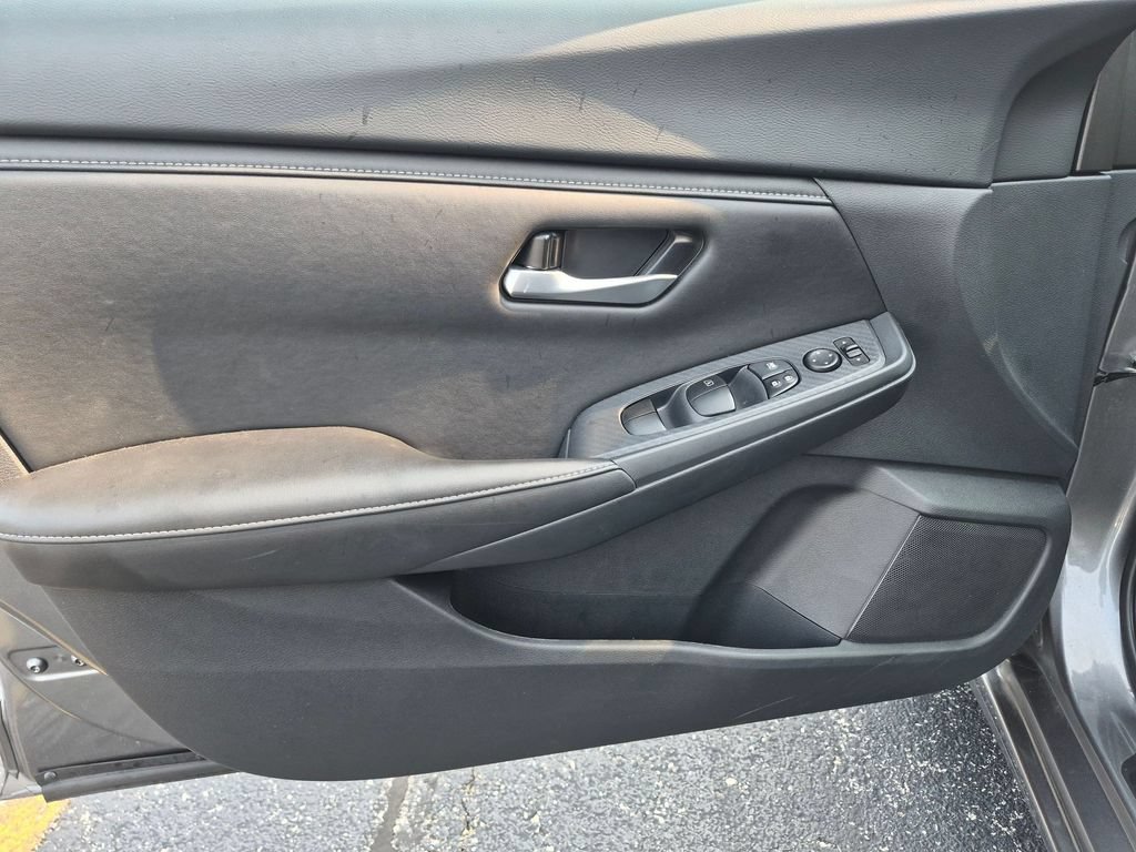 Used 2025 Nissan Sentra SV w/ All-Weather Package FWD image 12