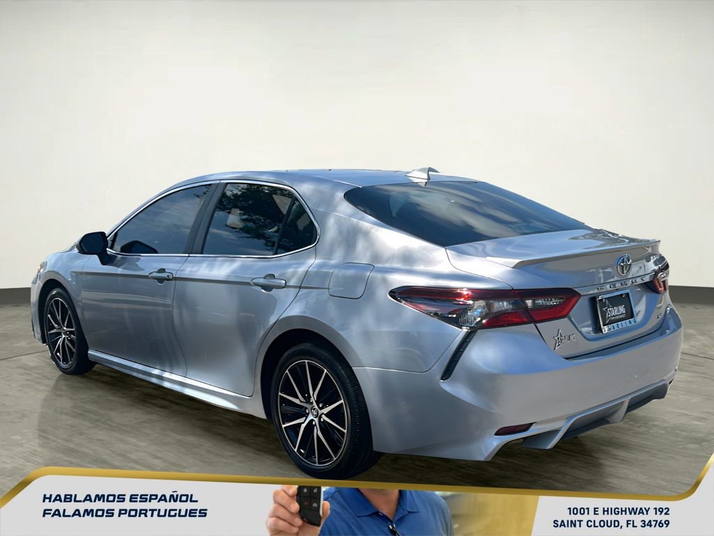 Used 2023 Toyota Camry SE FWD image 4
