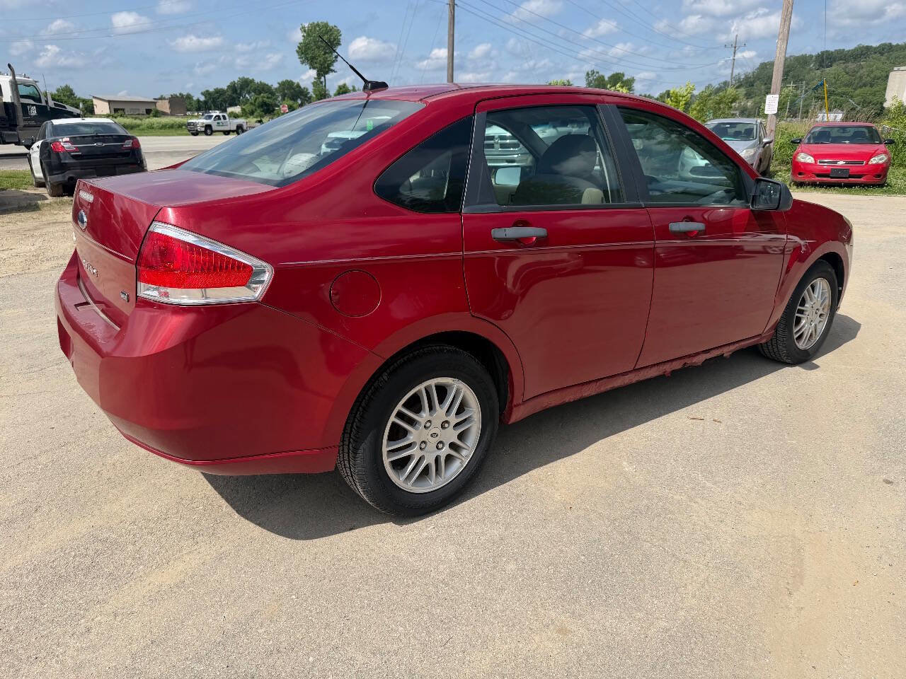 Used 2010 Ford Focus SE FWD image 7