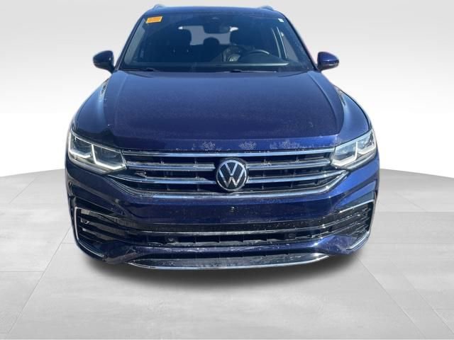 Used 2022 Volkswagen Tiguan SEL R-Line image 2