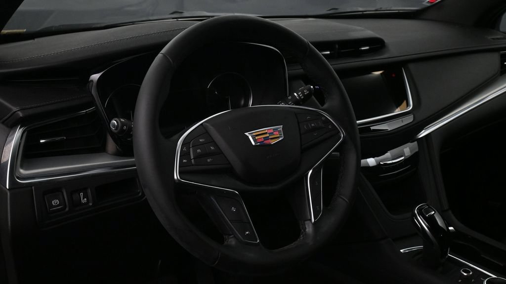 Certified 2024 Cadillac XT5 Luxury FWD image 9