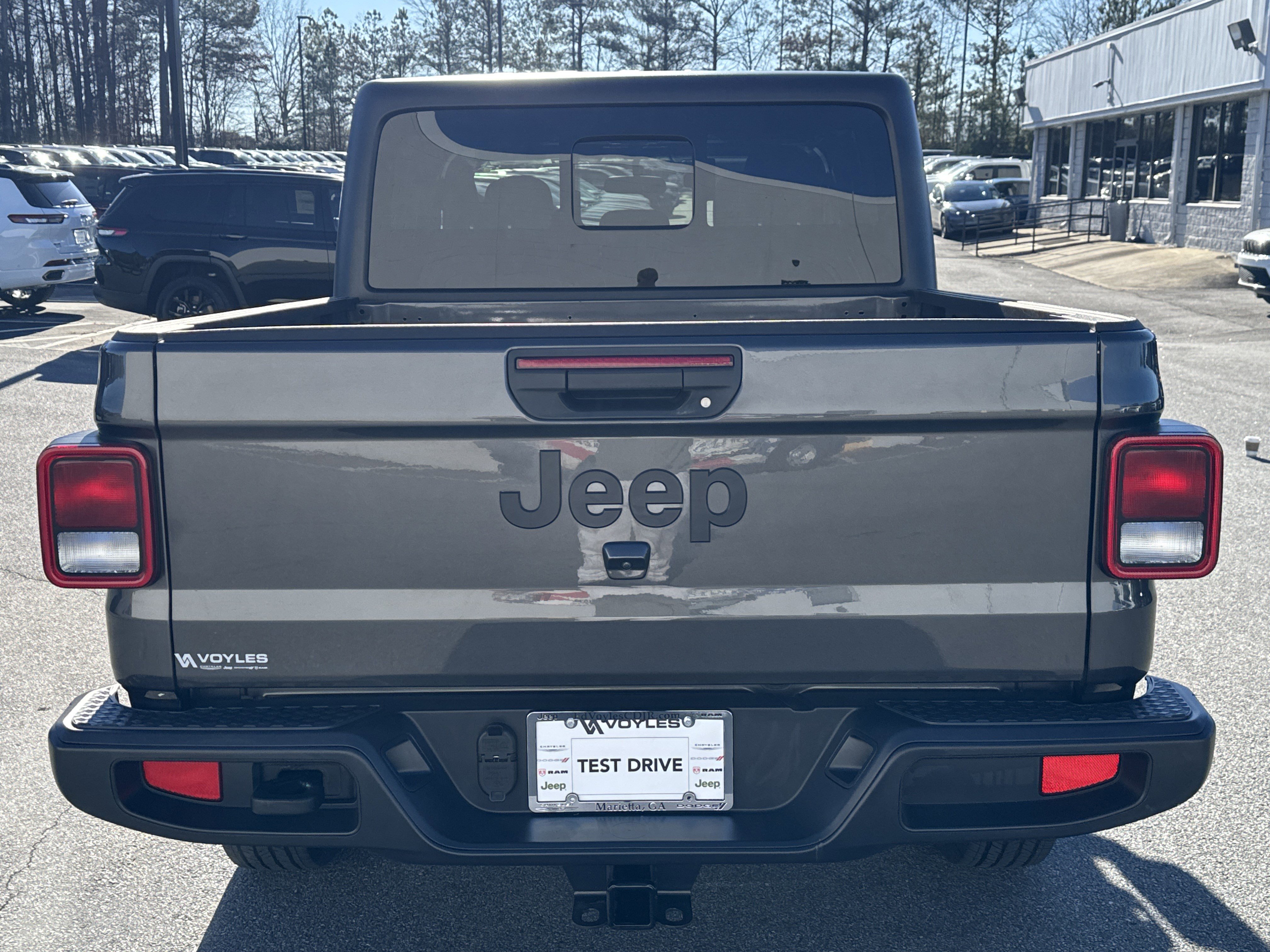 Used 2022 Jeep Gladiator Sport image 4