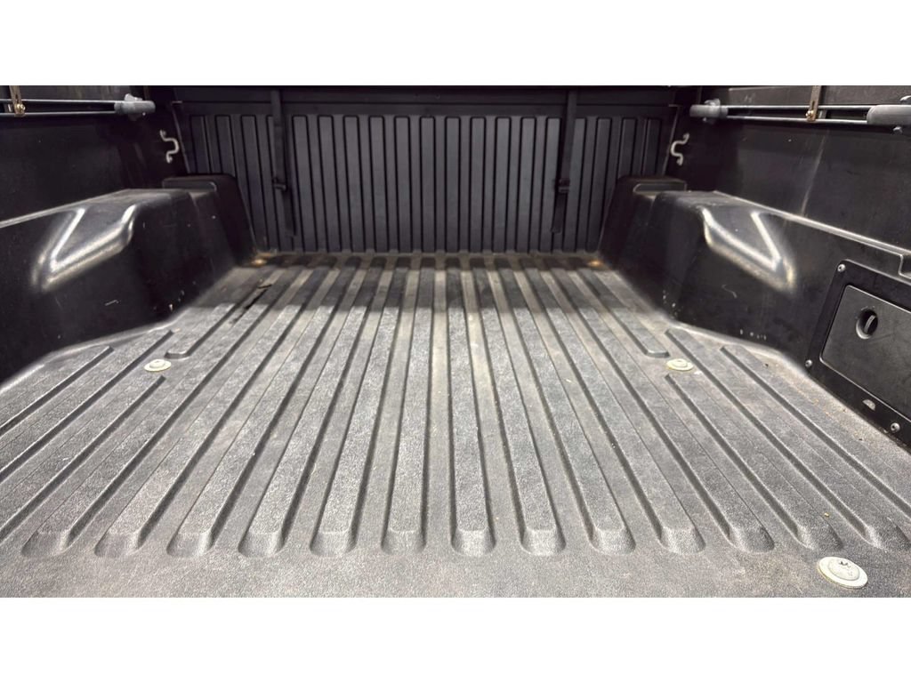 Used 2019 Toyota Tacoma SR5 AWD/4WD image 7