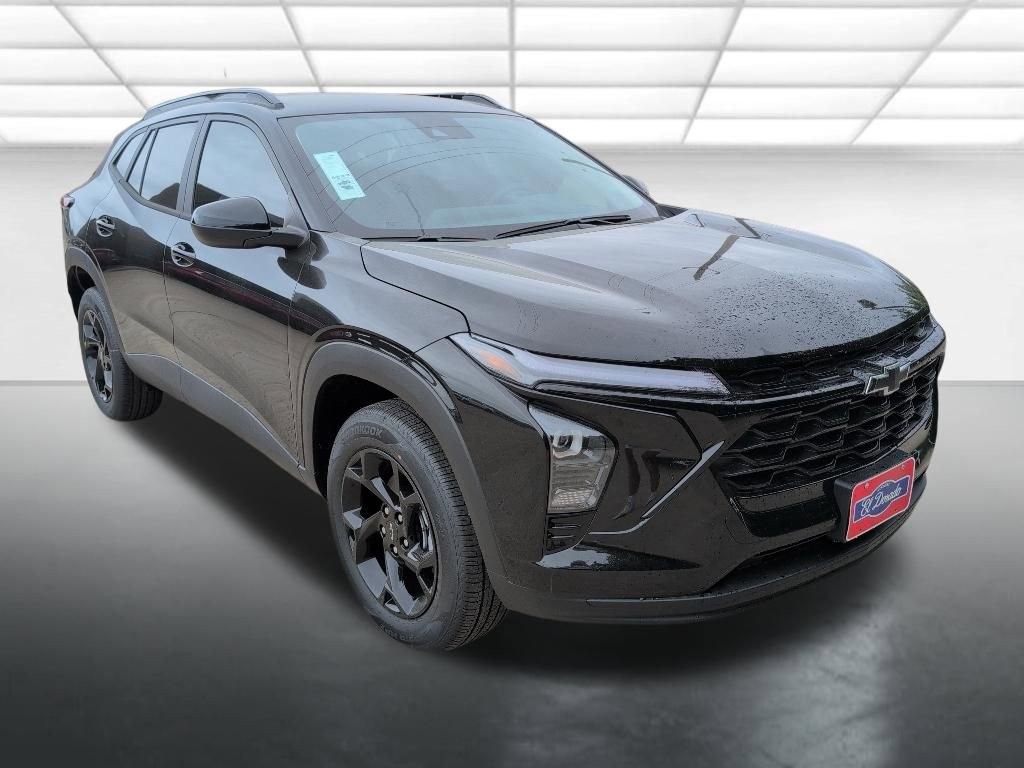 New 2026 Chevrolet Trax LT w/ Driver Confidence Package FWD image 1