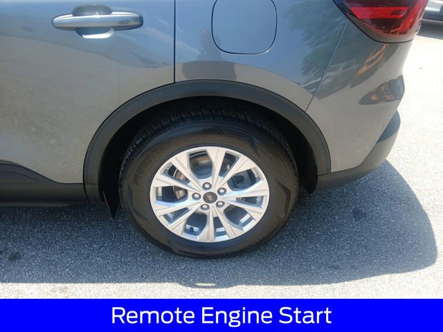 Used 2023 Ford Escape Active w/ Cold Weather Package FWD image 5