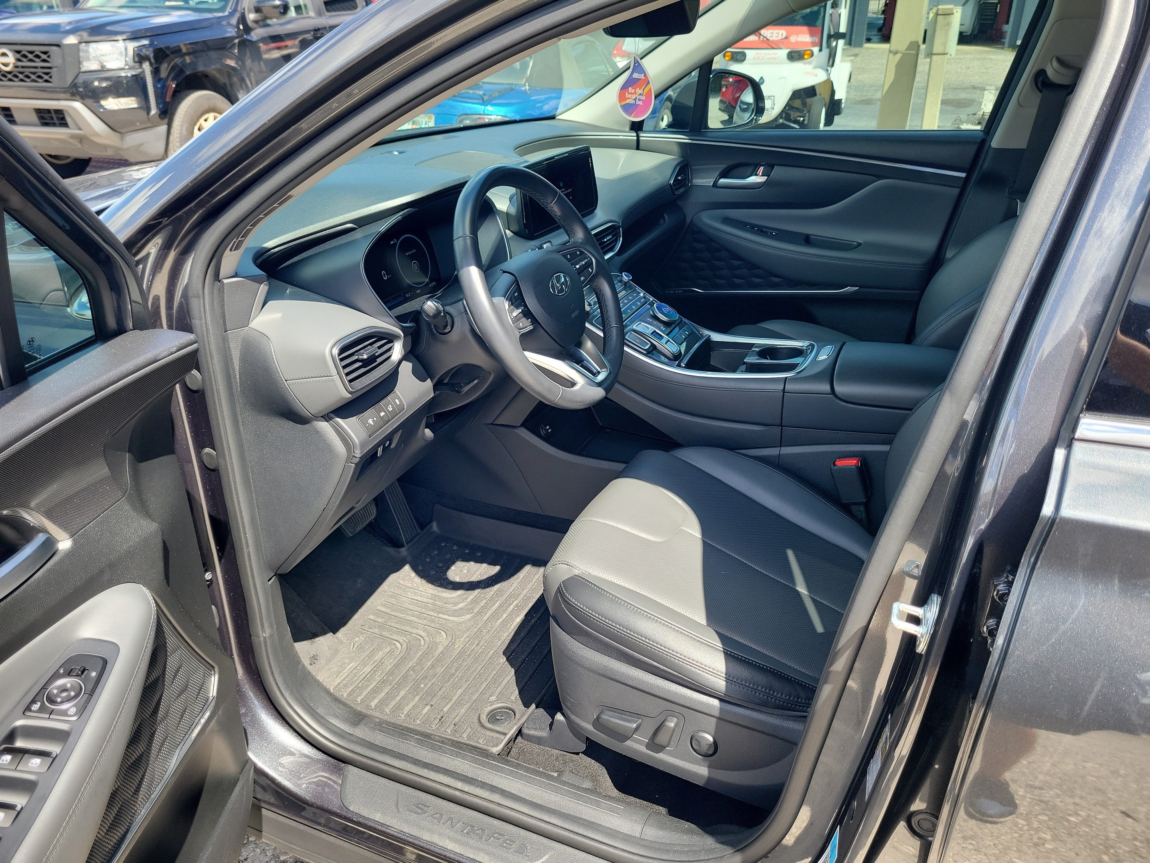 Used 2023 Hyundai Santa Fe SEL w/ Premium Package FWD image 12