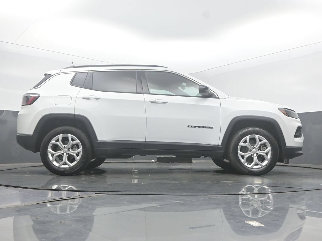 Used 2024 Jeep Compass Latitude AWD/4WD image 54