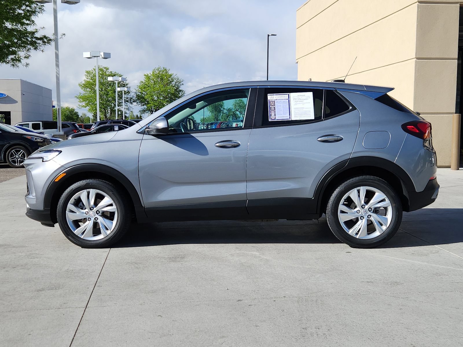 Used 2025 Buick Encore GX Preferred FWD image 2