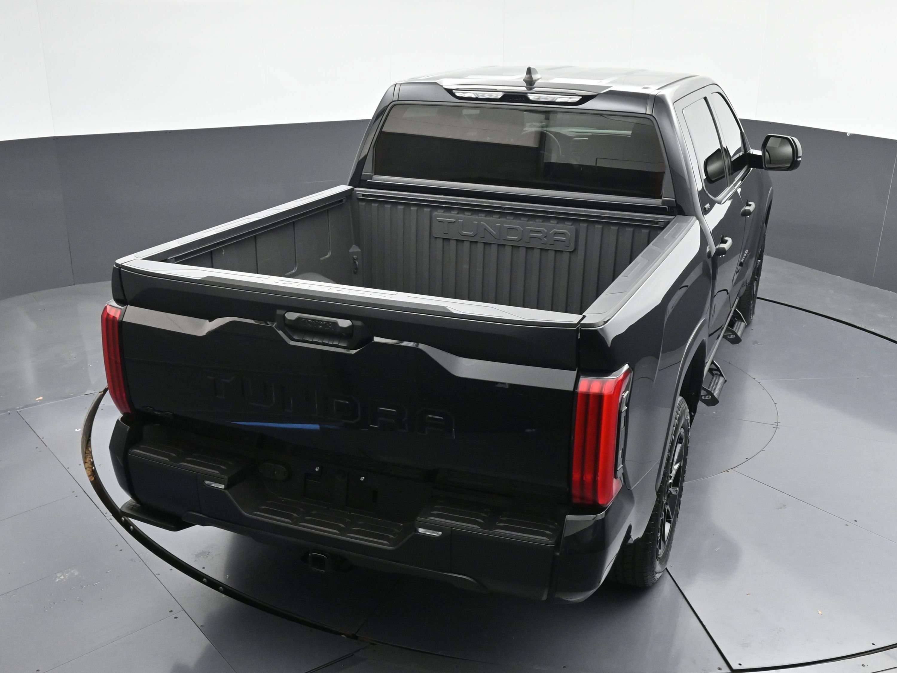 Used 2025 Toyota Tundra SR5 AWD/4WD image 38