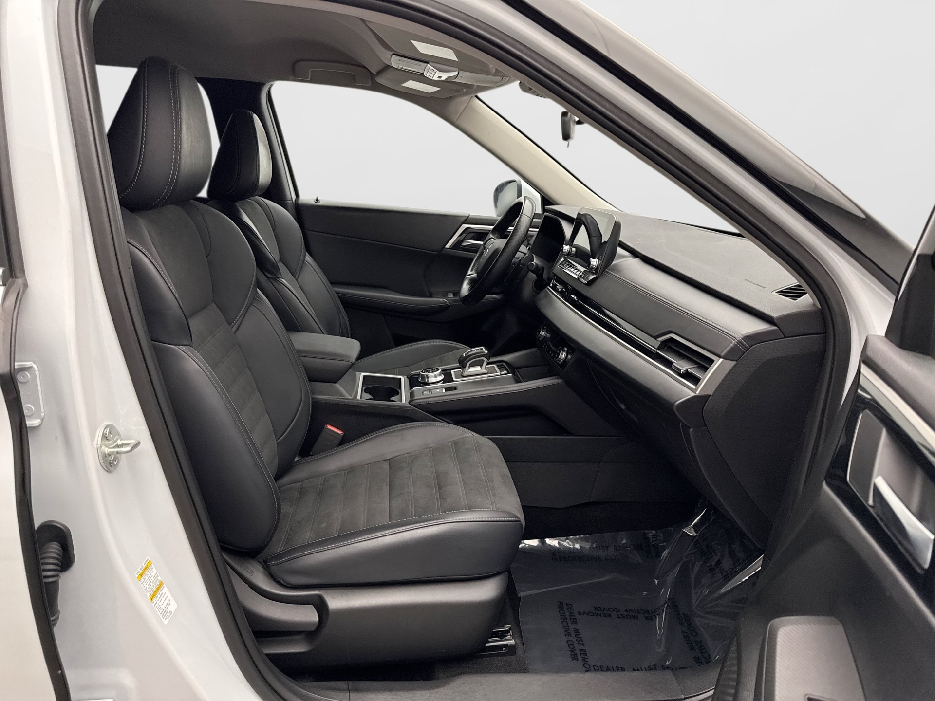Used 2024 Mitsubishi Outlander SE AWD/4WD image 9