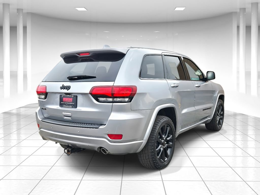 Used 2020 Jeep Grand Cherokee Altitude image 3
