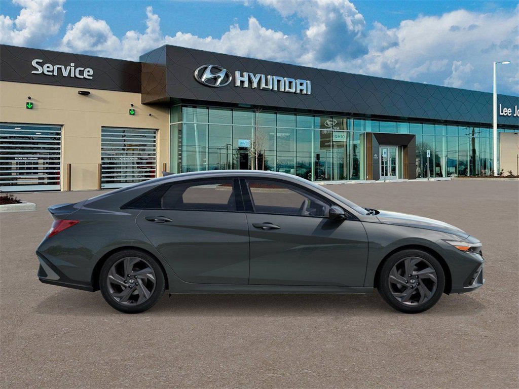 New 2026 Hyundai Elantra Sport image 7