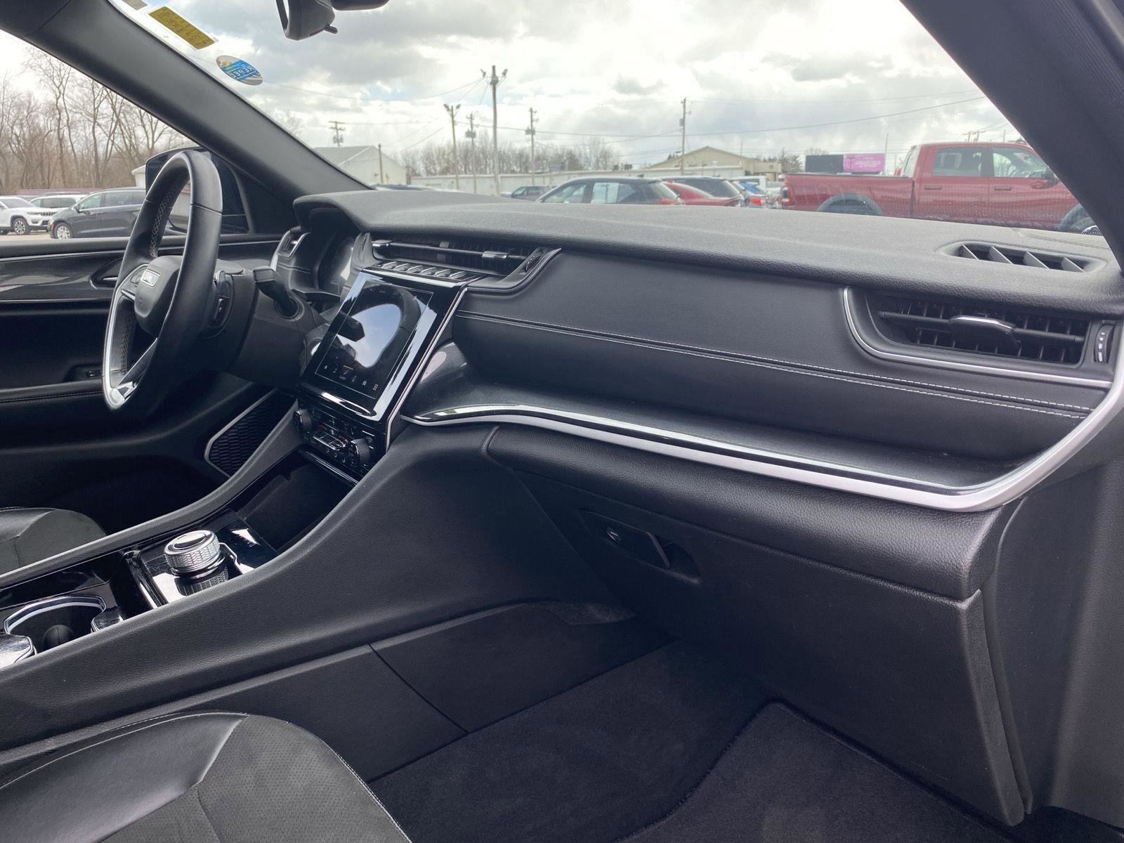 Used 2022 Jeep Grand Cherokee Altitude image 38