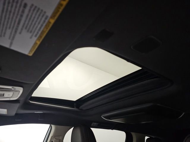 Certified 2022 Toyota Sienna Platinum FWD image 28