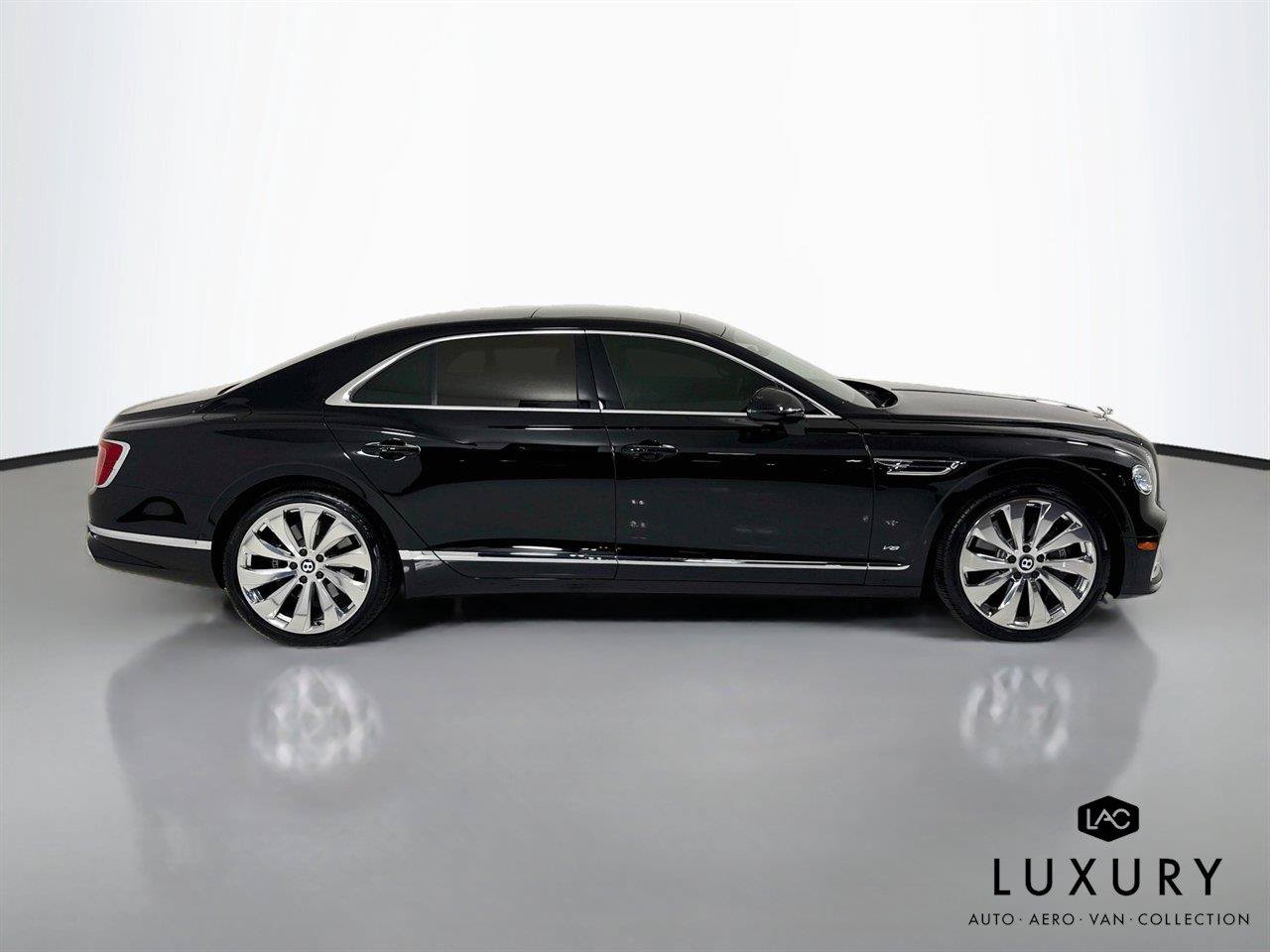 Used 2022 Bentley Flying Spur V8 AWD/4WD image 5