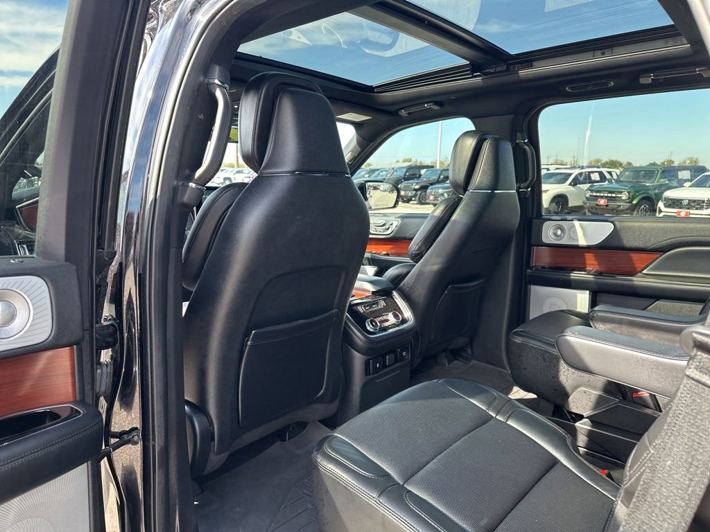 Used 2021 Lincoln Navigator Reserve w/ Luxury Package image 36