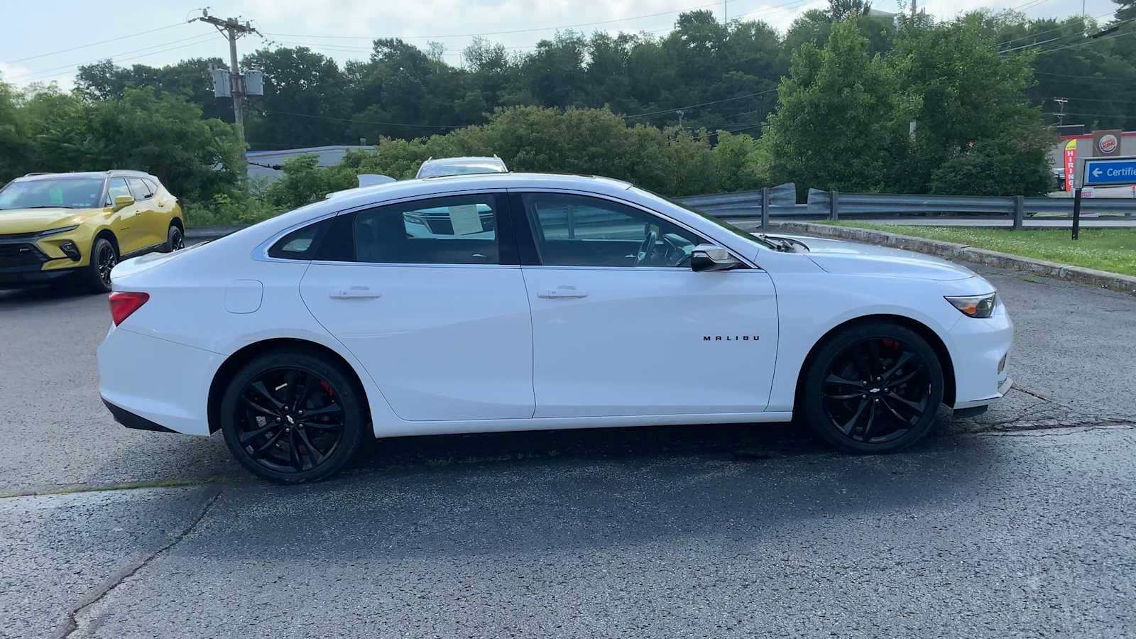 Certified 2018 Chevrolet Malibu LT w/ Redline Edition FWD image 9