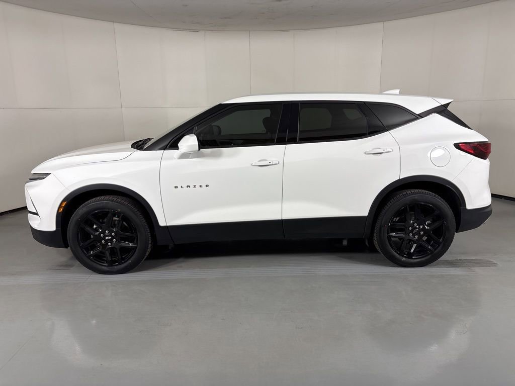 Used 2023 Chevrolet Blazer LT w/ Driver Confidence Package FWD image 6