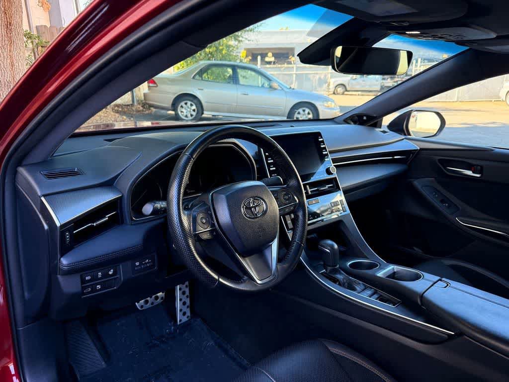 Used 2019 Toyota Avalon Touring FWD image 2