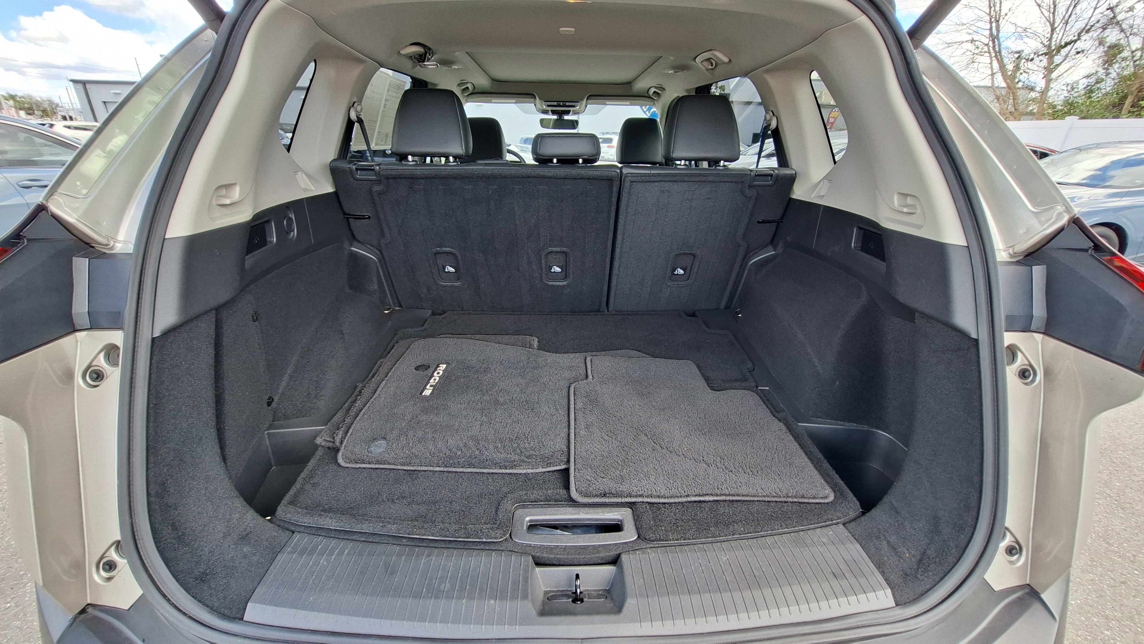 Certified 2022 Nissan Rogue Platinum w/ Head-Up Display Package image 21