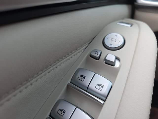 Used 2023 BMW X7 M60i w/ Executive Package AWD/4WD image 33