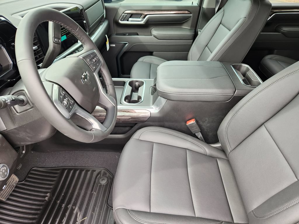 New 2026 Chevrolet Silverado 2500 LTZ w/ LTZ Plus Package AWD/4WD image 9