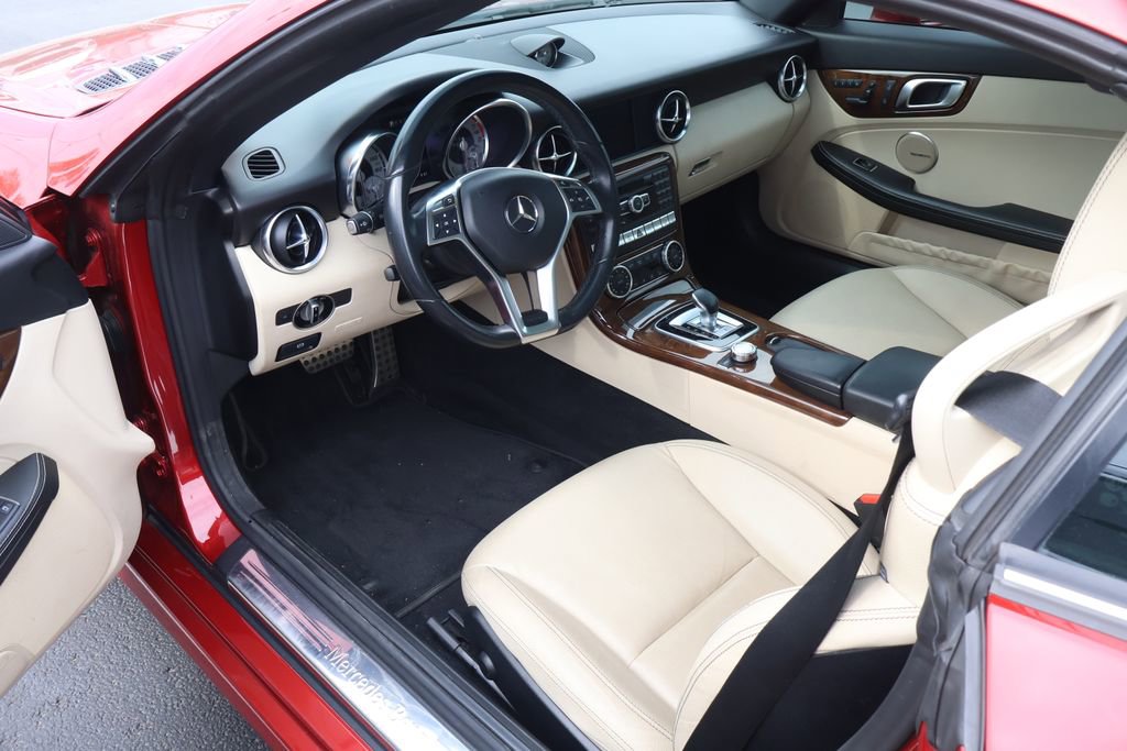 Used 2016 Mercedes-Benz SLK 300 image 10