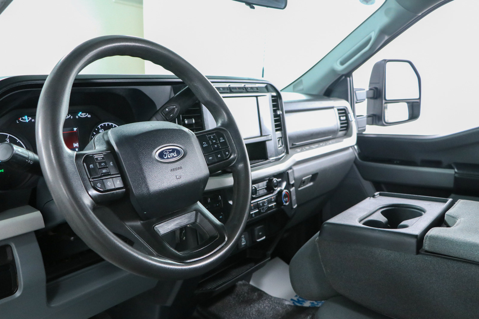 Used 2024 Ford F350 XLT w/ FX4 Off-Road Package AWD/4WD image 23