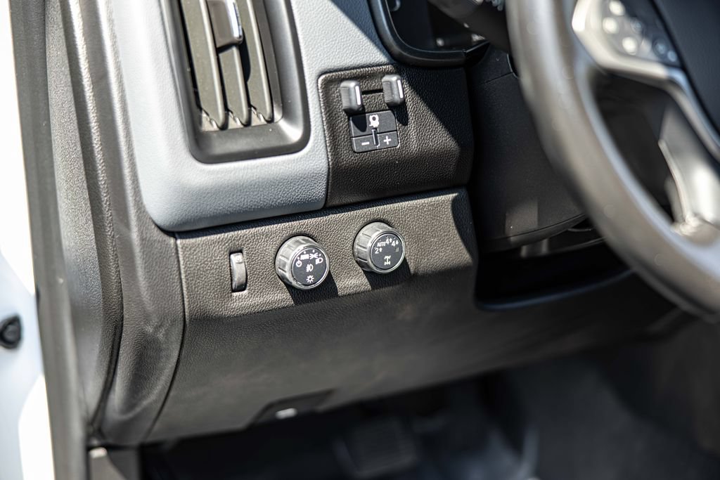 Used 2022 Chevrolet Colorado Z71 AWD/4WD image 17