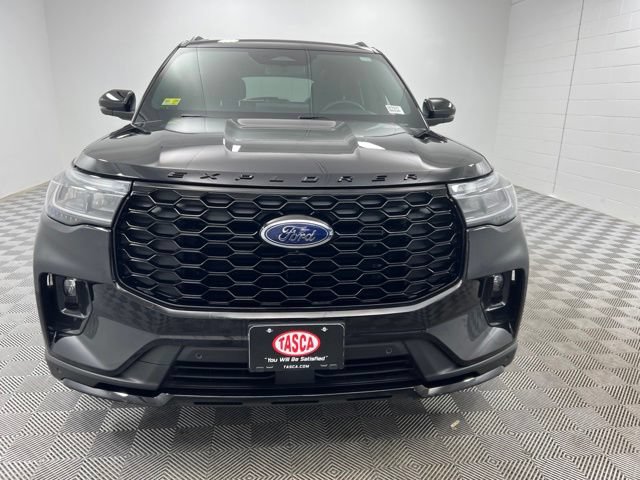 Used 2025 Ford Explorer ST-Line w/ Premium Package AWD/4WD image 3