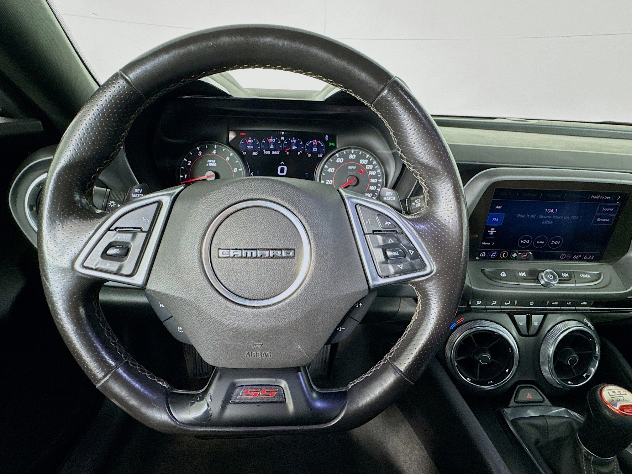 Used 2021 Chevrolet Camaro SS RWD image 11