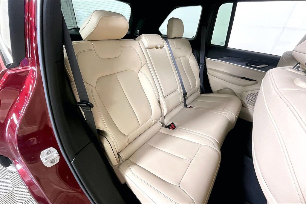 Used 2024 Jeep Grand Cherokee Limited image 27