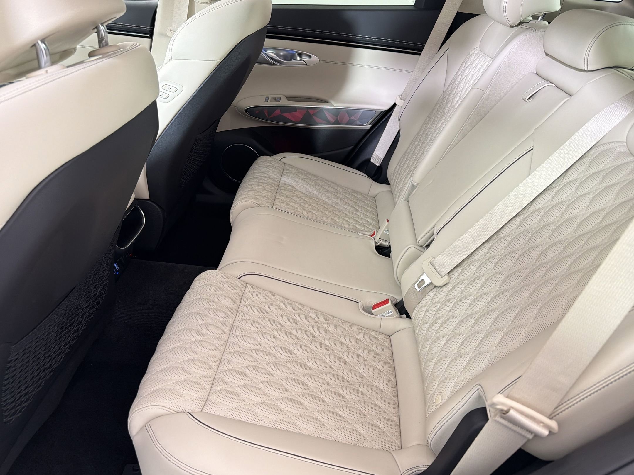 Used 2025 Genesis GV70 3.5T Sport w/ Sport Advanced Package image 17