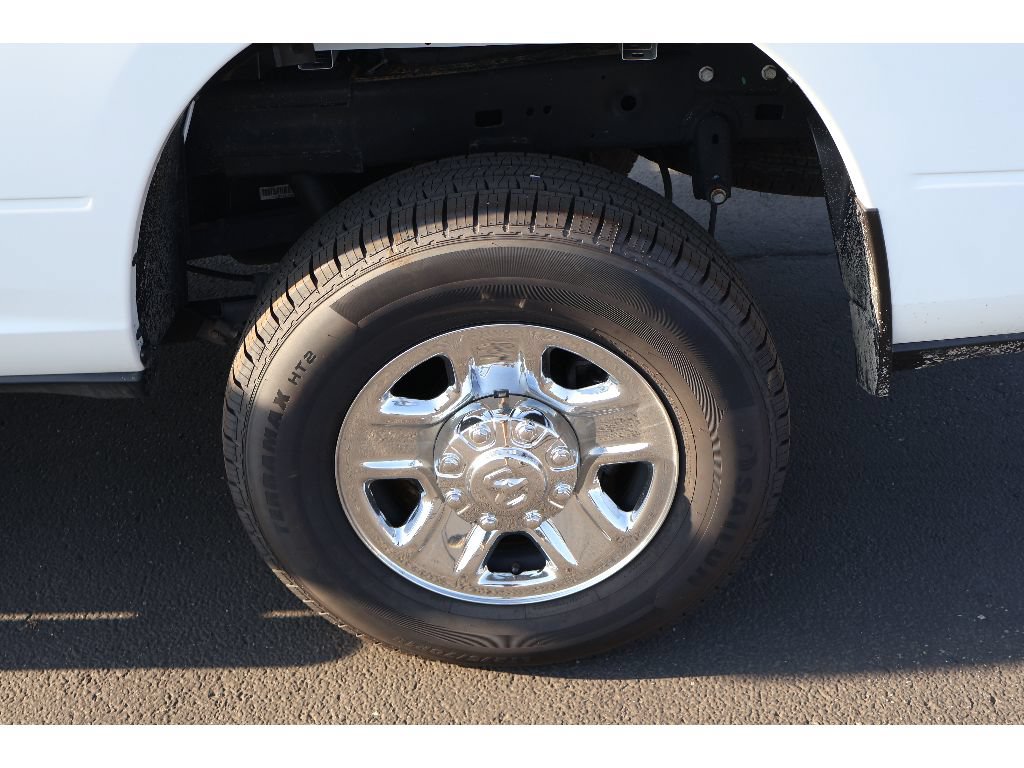 Used 2024 RAM 2500 Tradesman w/ Chrome Appearance Group AWD/4WD image 16
