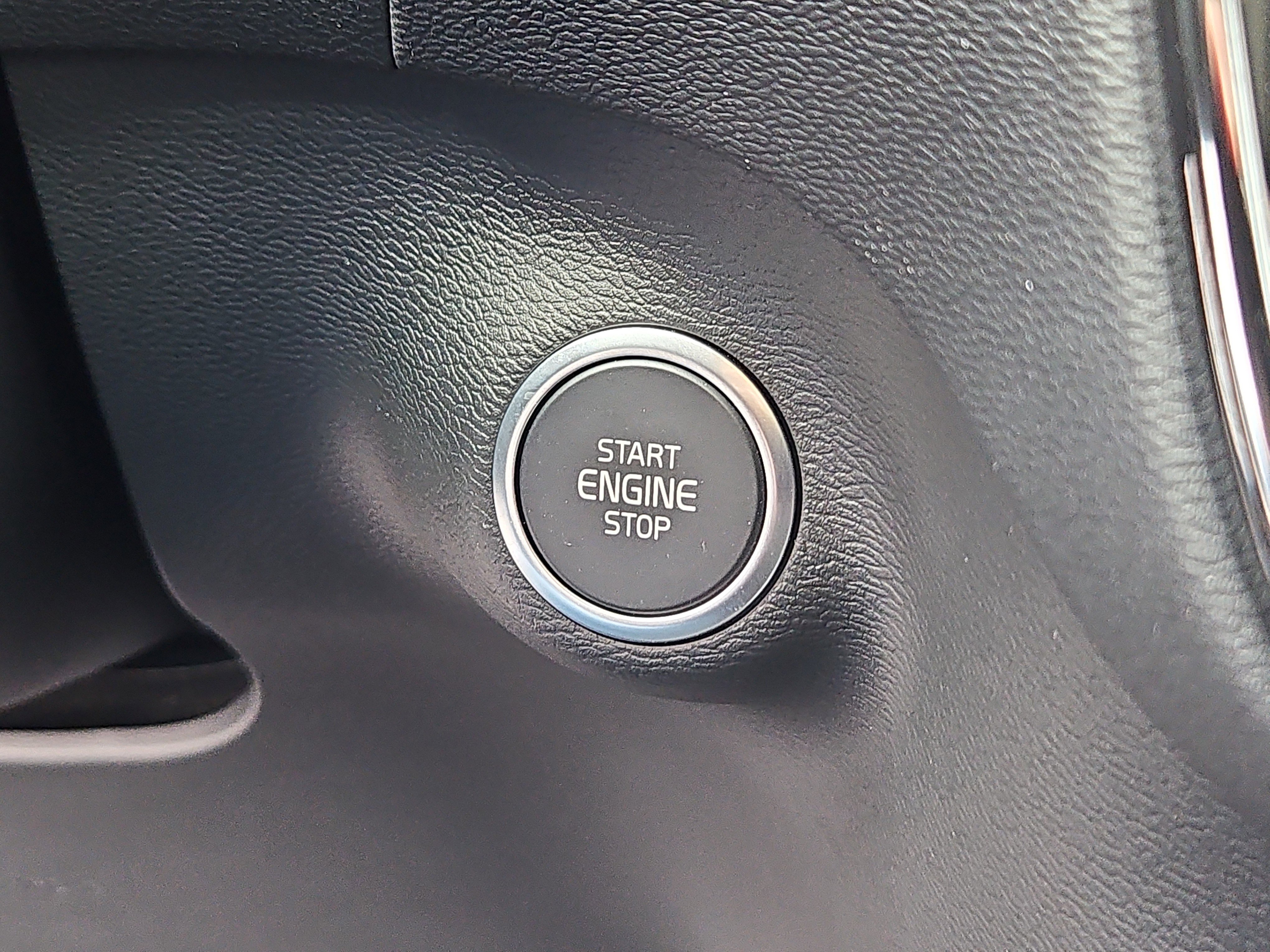 New 2026 Volvo XC40 B5 Ultra w/ Protection Package Premier image 15