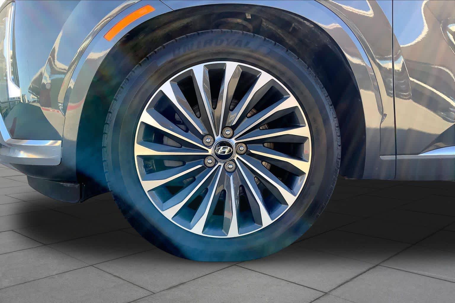 Certified 2024 Hyundai Palisade Calligraphy AWD/4WD image 11