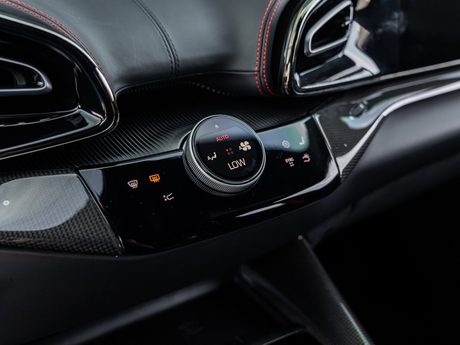 Used 2025 Ferrari Purosangue image 34