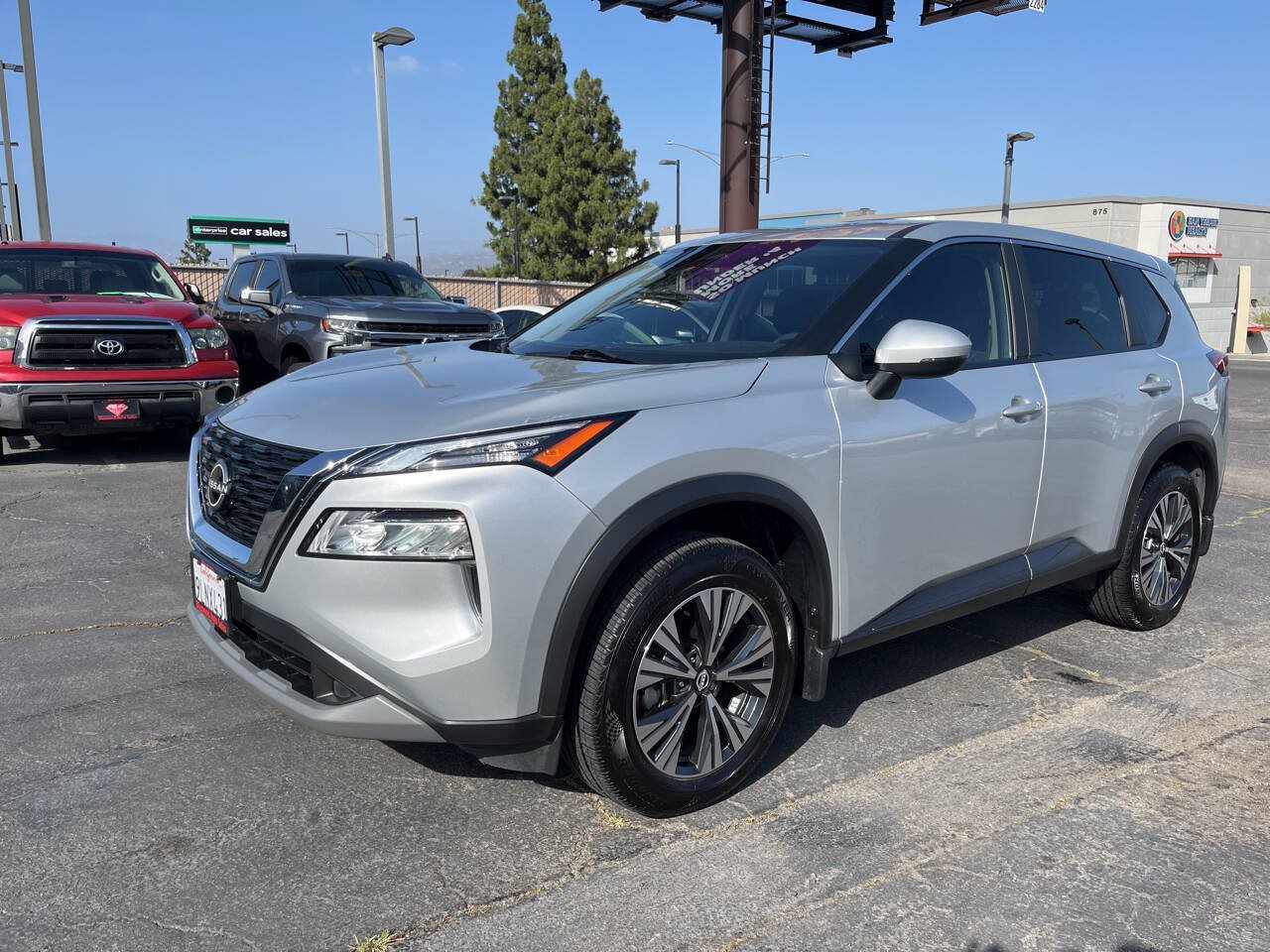 Used 2023 Nissan Rogue SV FWD image 11