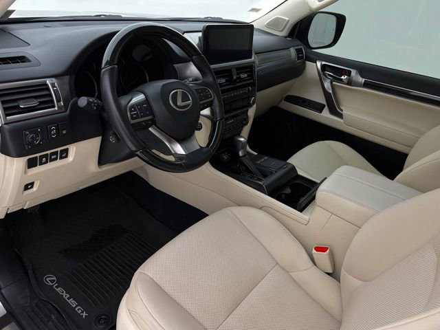 Used 2022 Lexus GX 460 Premium w/ Accessory Package AWD/4WD image 16