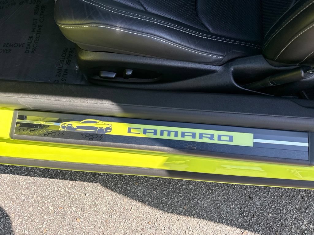 Used 2020 Chevrolet Camaro SS RWD image 12