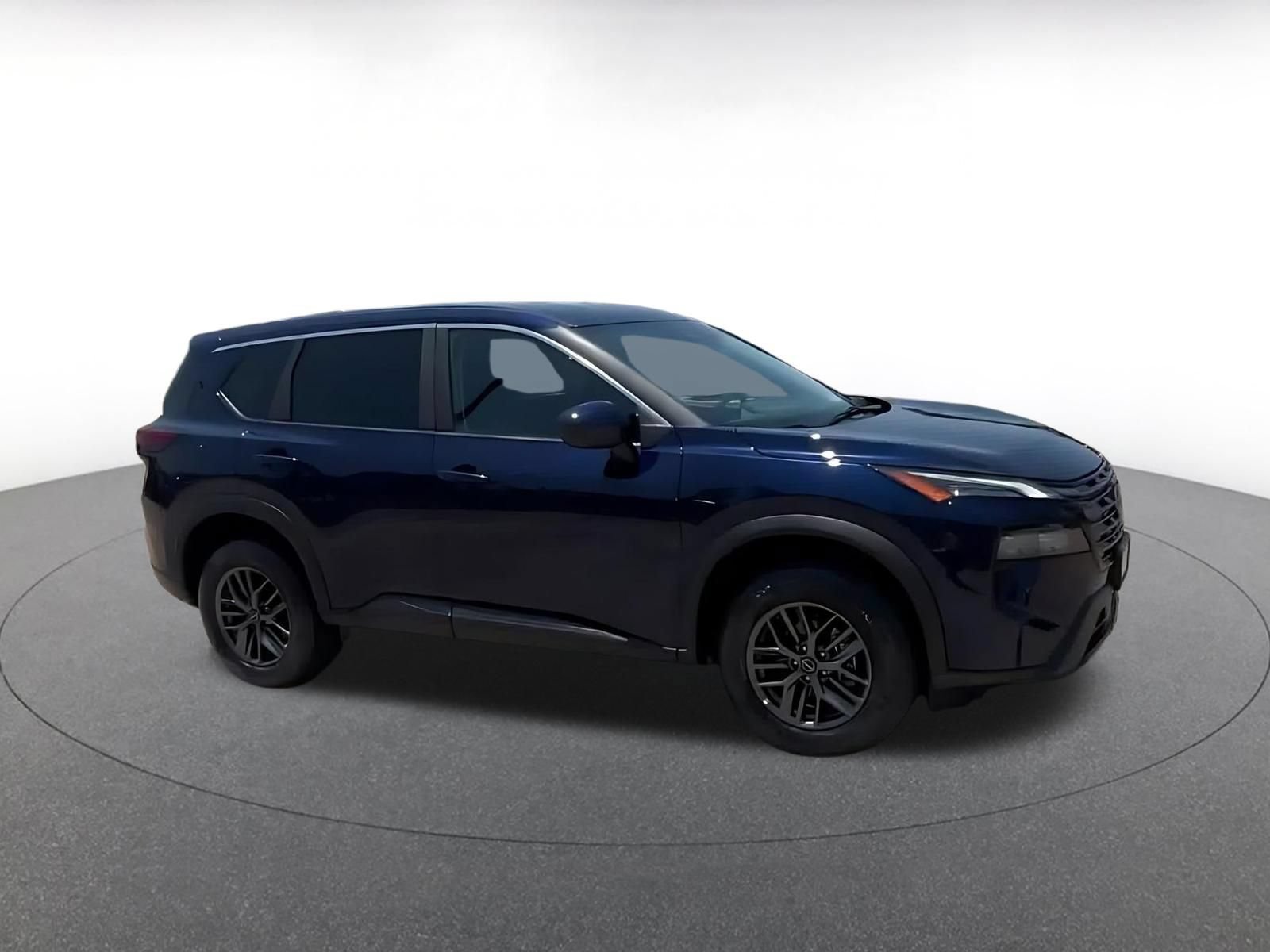 Used 2026 Nissan Rogue SV FWD image 2