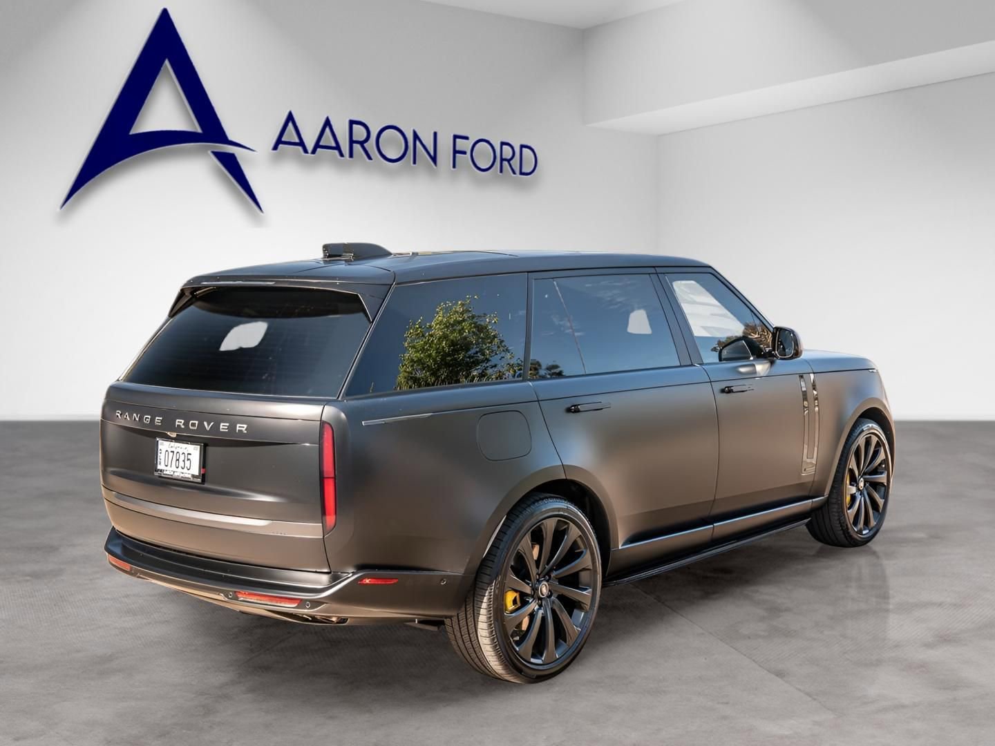 Used 2025 Land Rover Range Rover Long Wheelbase Autobiography image 7